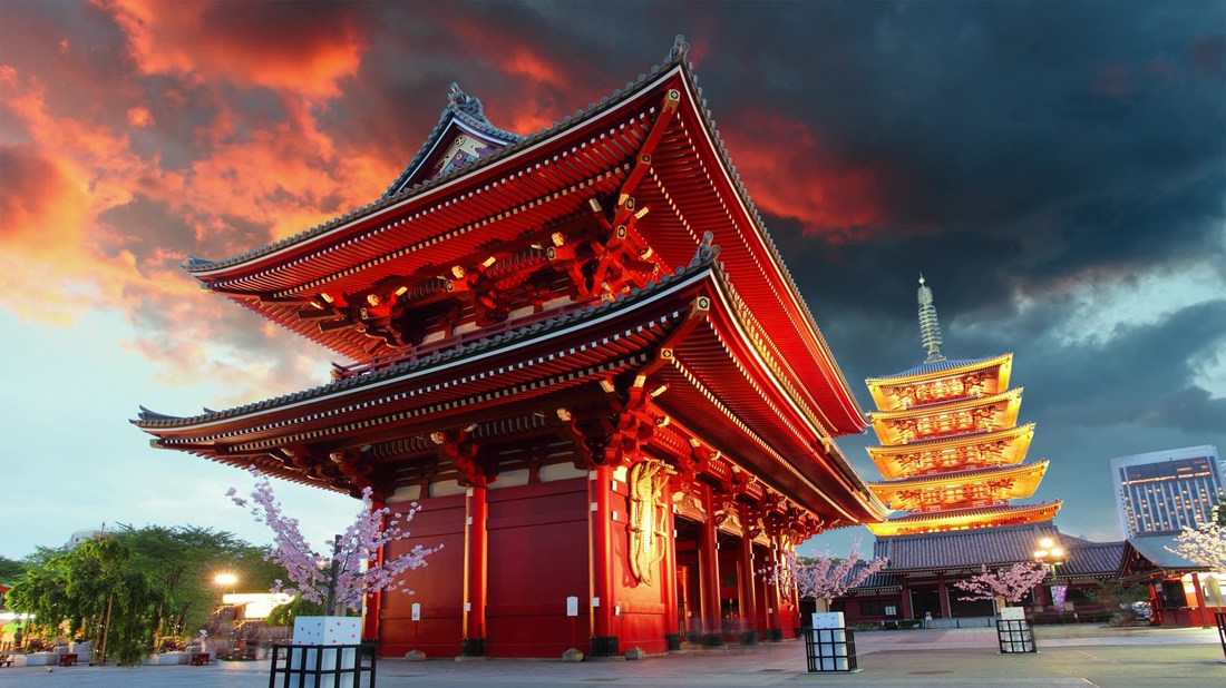 Sensōji temple via tour guide